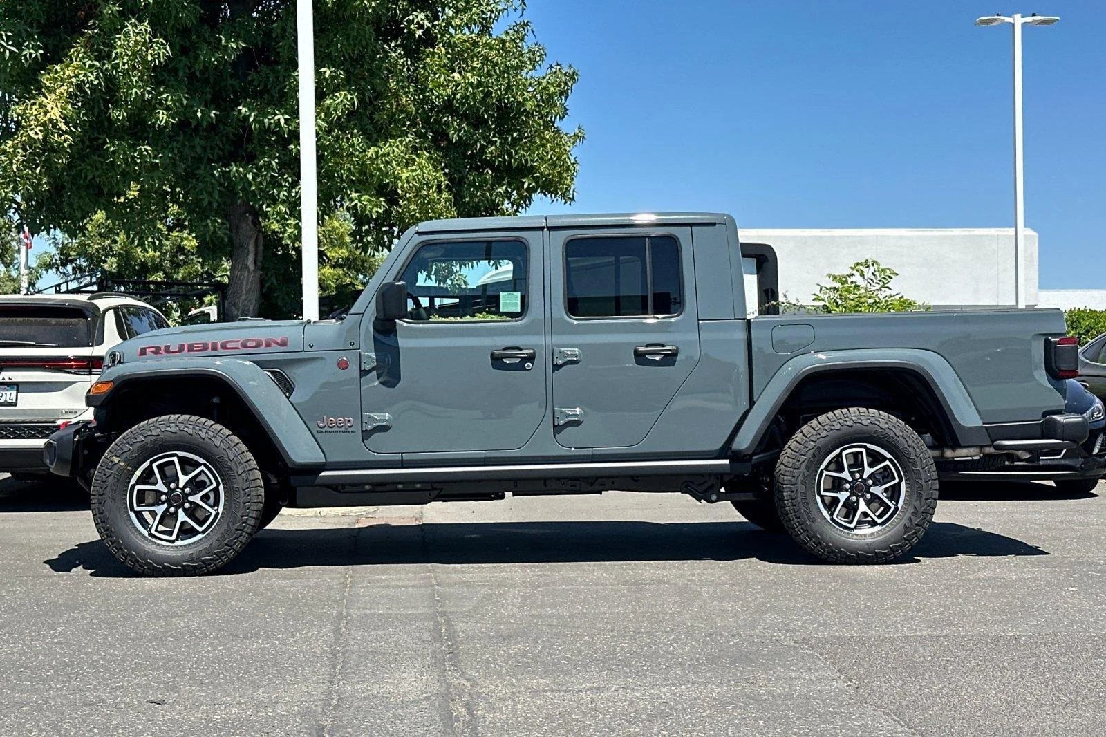 New 2026 Anvil Clear-Coat Exterior Paint Jeep Rubicon image 6