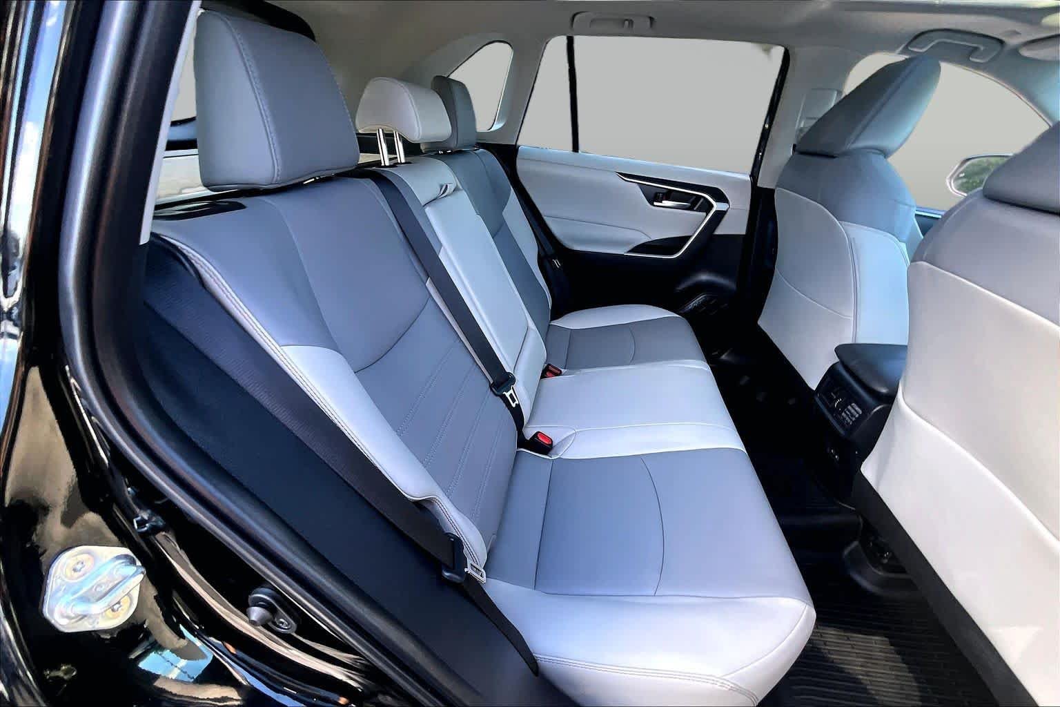 Used 2025 Midnight Black Metallic Toyota XLE Premium image 19