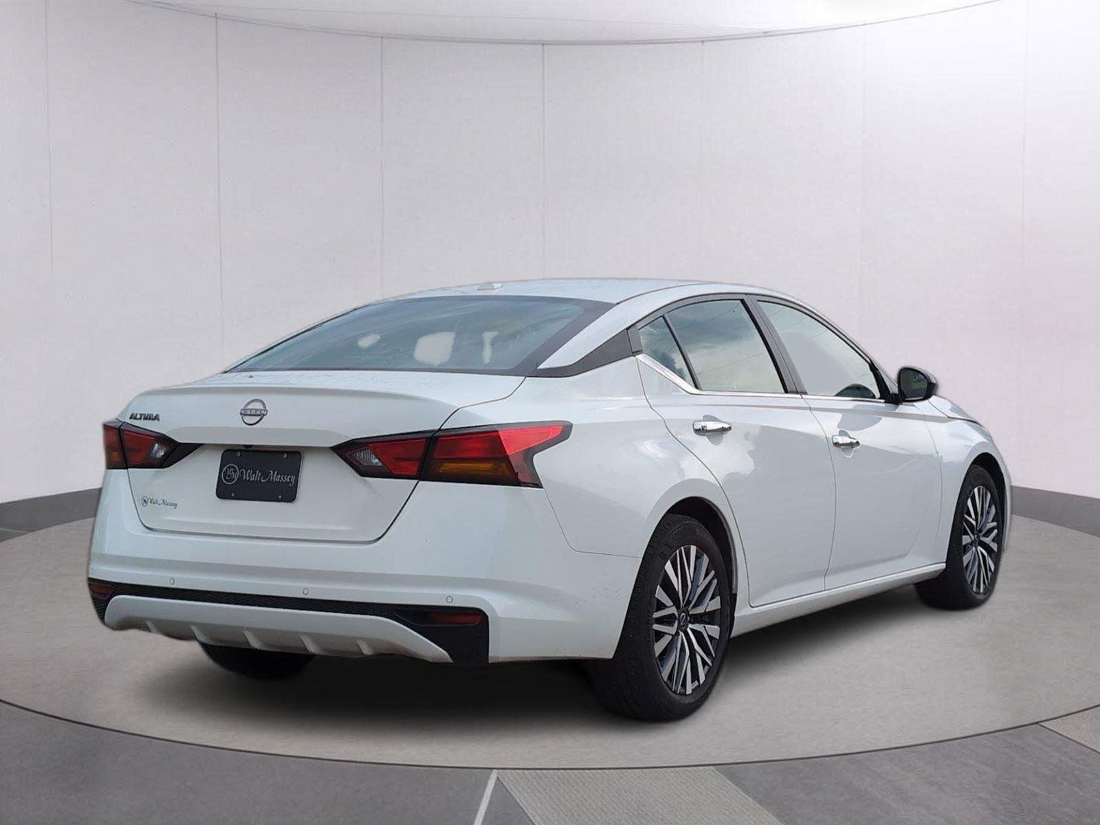 2025 Nissan Altima SV - Photo 7