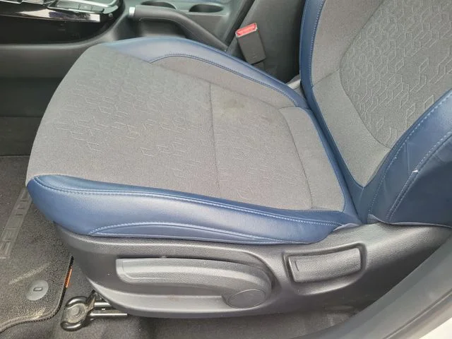 Used 2024 Snow White Pearl Kia S image 19