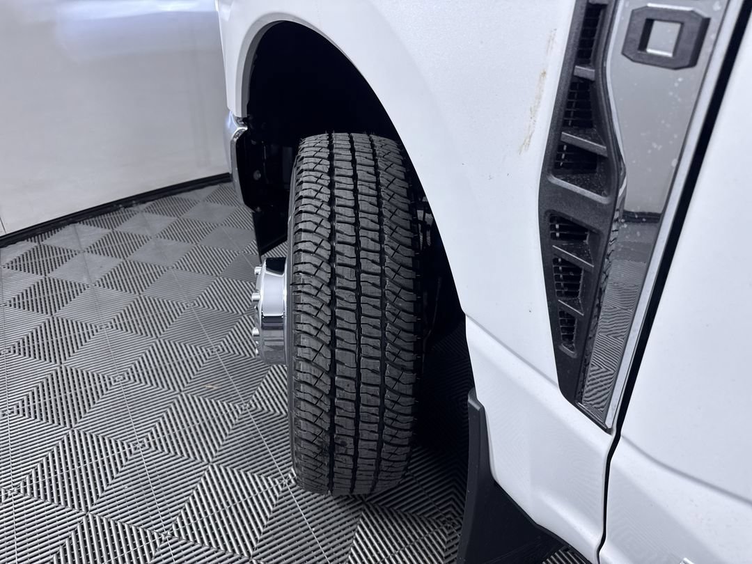 New 2026 Star White Metallic Tri-Coat Ford King Ranch image 29