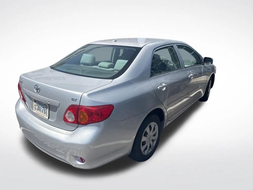 Used 2009  Toyota  image 3
