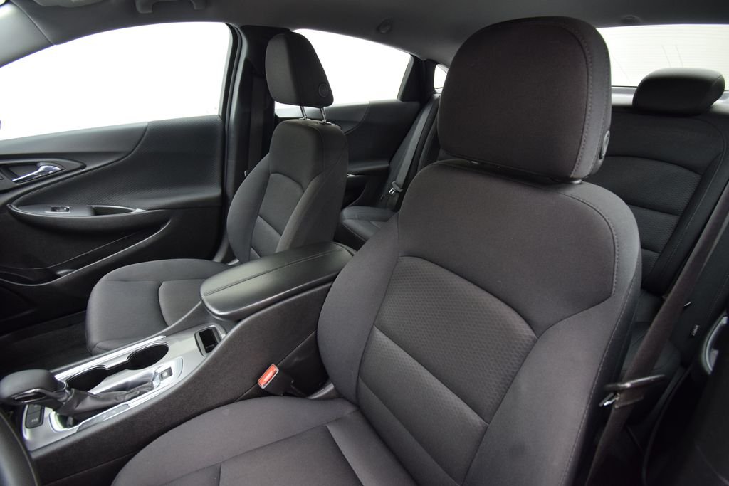Used 2024 Summit White Chevrolet LT image 17