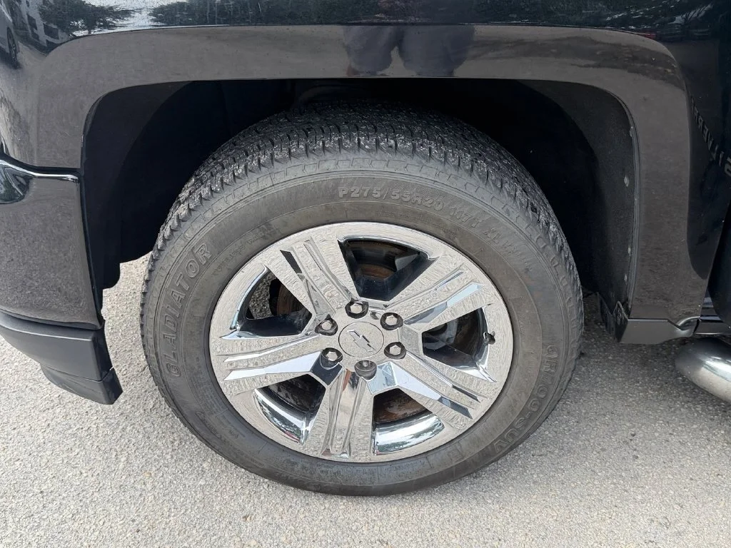 Used 2018 Black Chevrolet Custom image 10