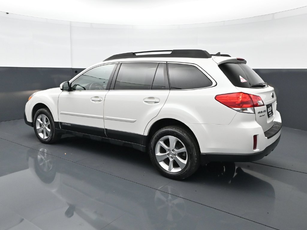 Used 2013 Satin White Pearl Subaru 2.5i image 4