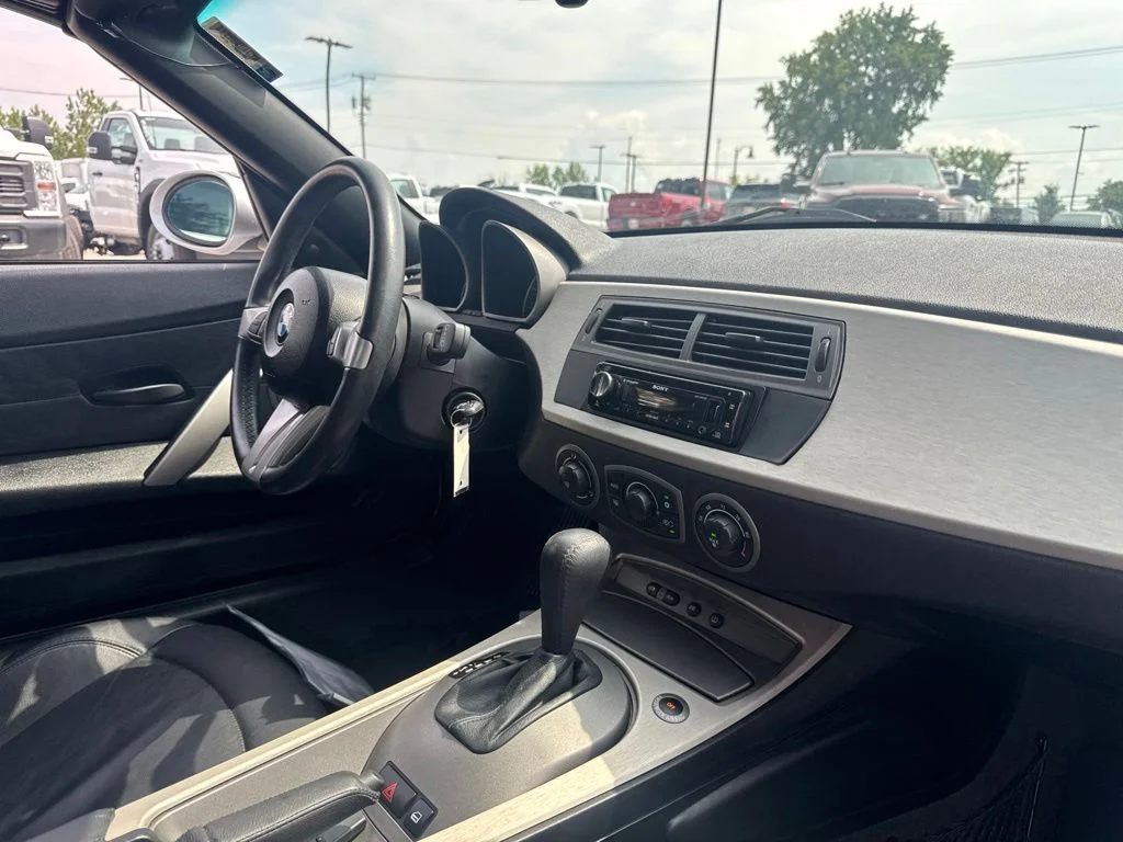 Used 2004 Gray BMW 2.5i image 24