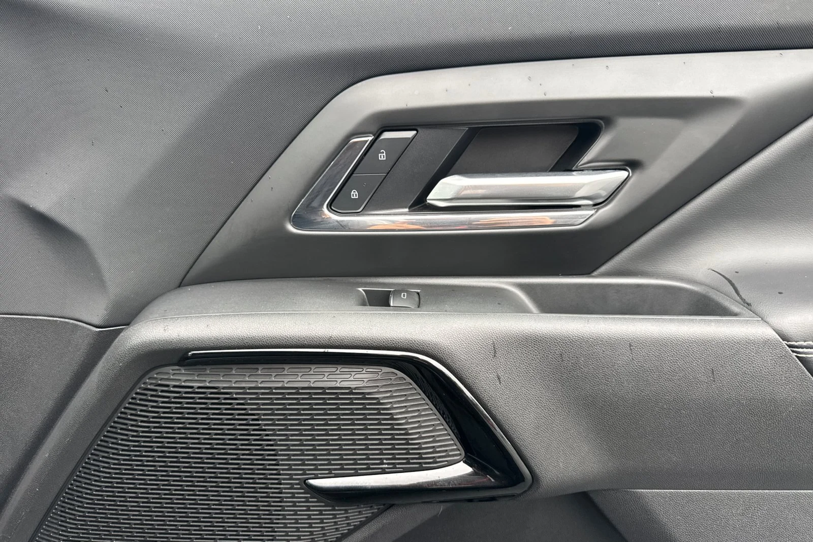 2025 Chevrolet Silverado EV LT - Photo 18