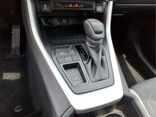 Used 2025 Silver Toyota XLE image 27