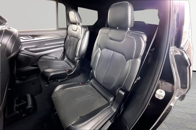 Used 2023 Black Jeep Altitude image 21