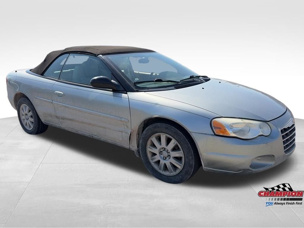 Used 2005 Green Chrysler Limited image 9