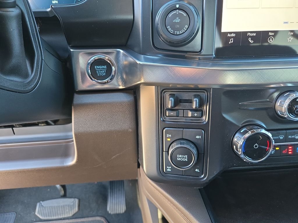New 2026 Star White Metallic Tri-Coat Ford F-250® King Ranch® image 16