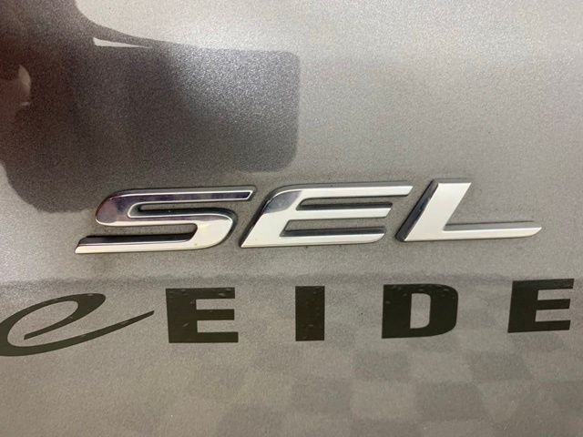 Used 2024 Gray Ford SEL image 41