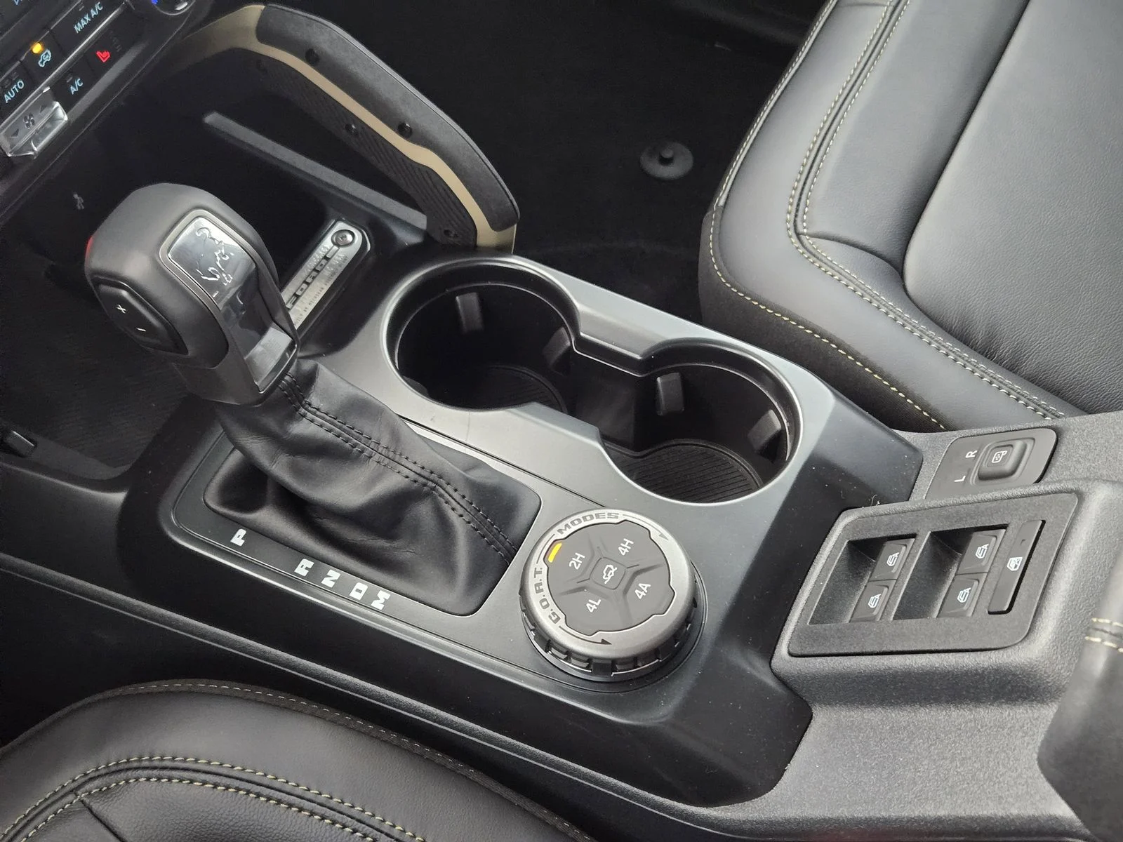 New 2025 Carbonized Gray Metallic Ford Badlands® image 14