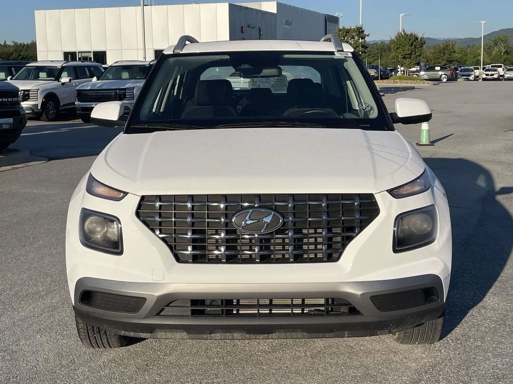 Used 2026 Lunar White Hyundai SEL image 24