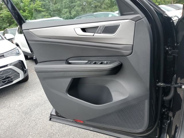 New 2026 Black Volkswagen SE image 35
