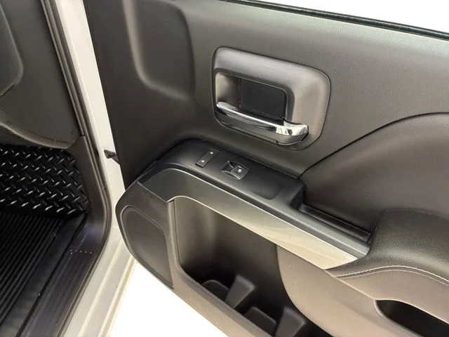 Used 2018 White Chevrolet LT image 15