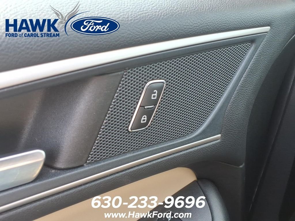 Used 2023 Red Ford SEL image 17