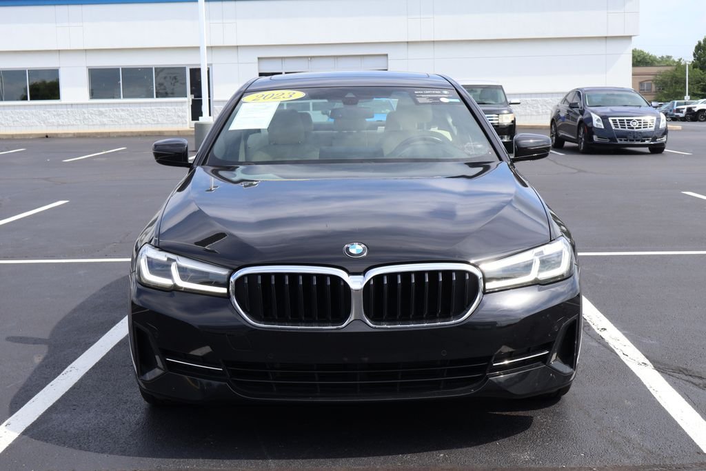Used 2023 Black BMW i image 2