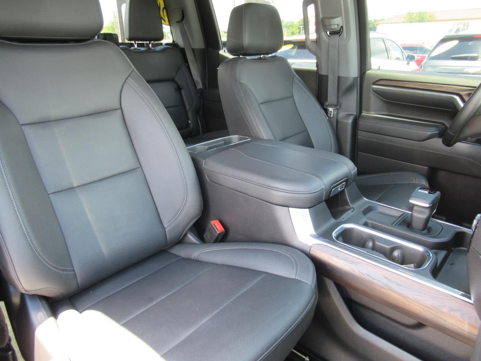 Used 2023 Black GMC SLT image 9