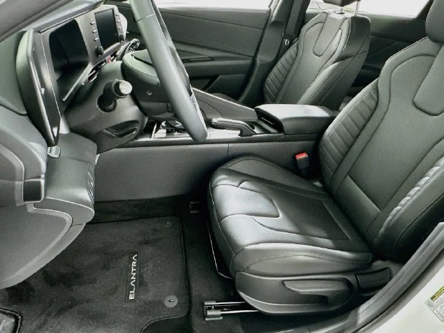 New 2026 White Hyundai SEL Sport image 9