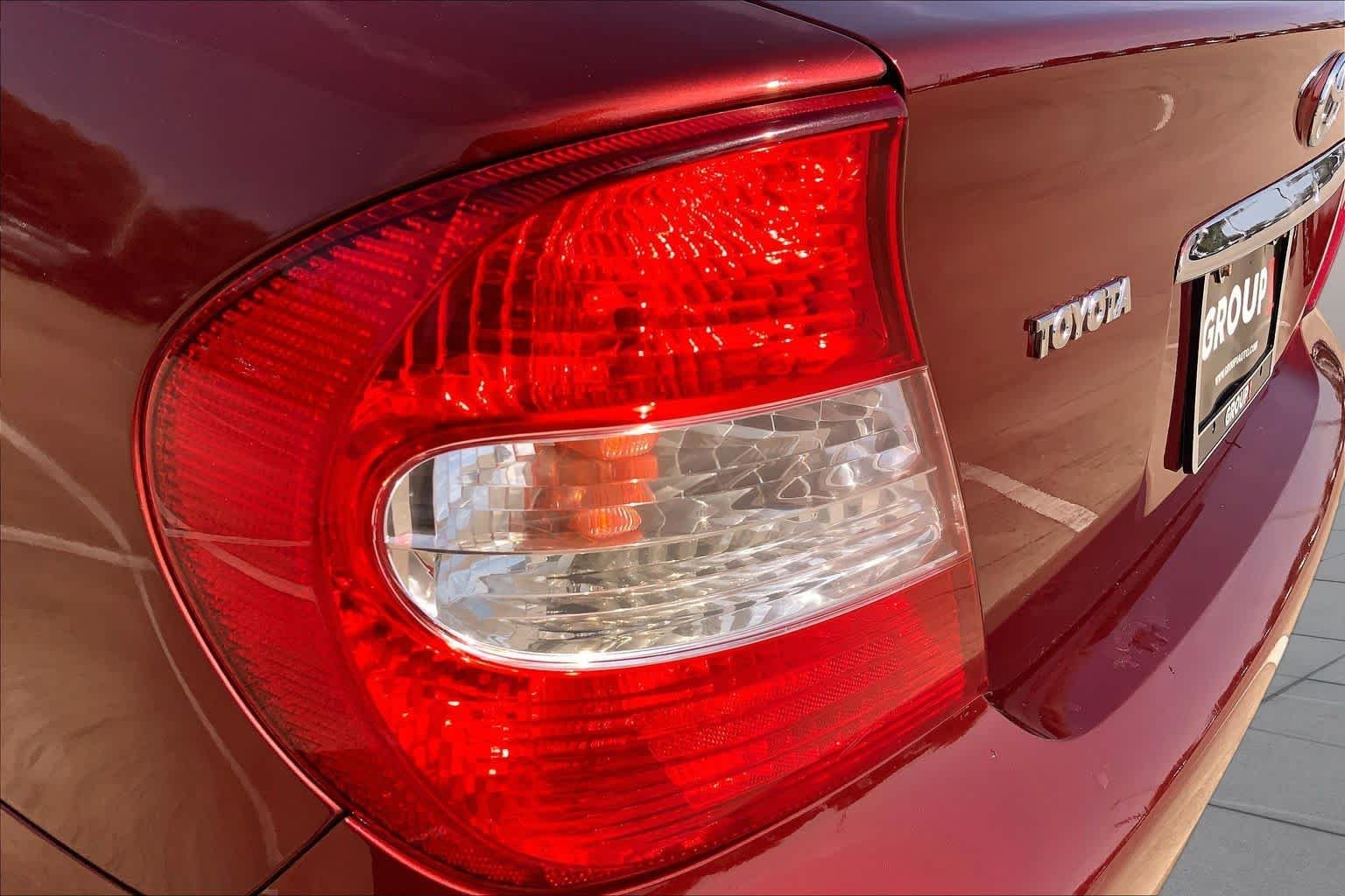Used 2004 Salsa Red Pearl Toyota LE image 26