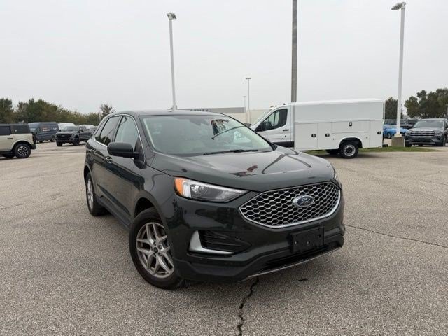 Used 2024 Green Metallic Ford SEL image 2