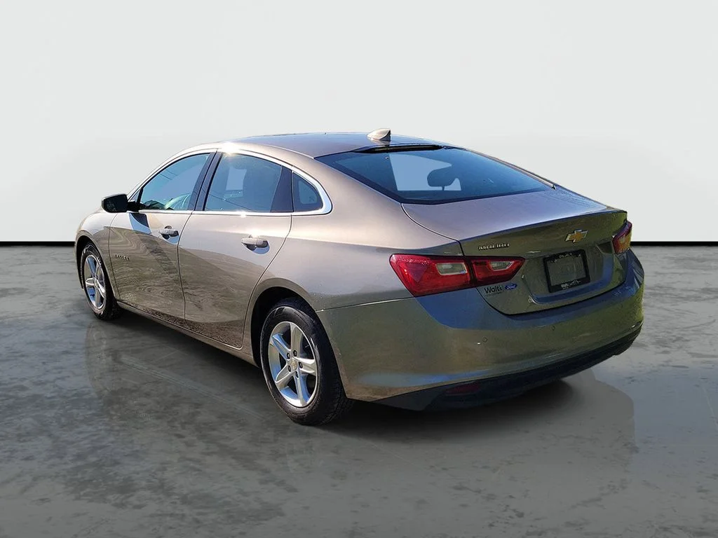 Used 2024 Mineral Gray Metallic Chevrolet LT image 3