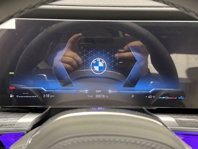 New 2026 Oxide Grey Metallic BMW 760i xDrive image 29