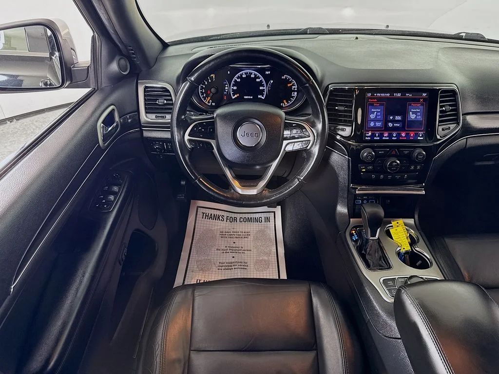 Used 2019 Diamond Black Crystal Pearlcoat Jeep Limited image 3