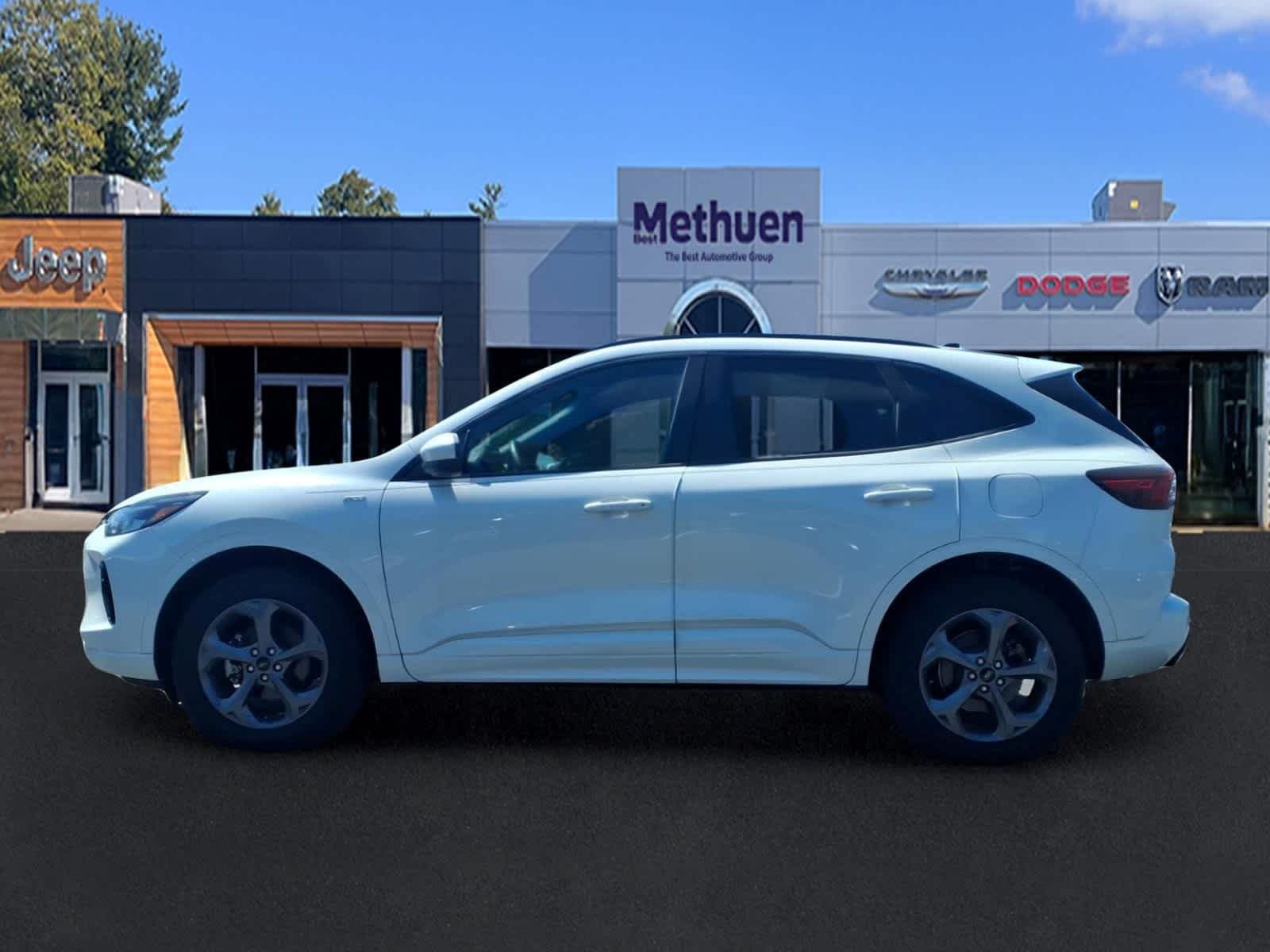 Used 2024 Star White Metallic Tri-Coat Ford ST-Line Select image 6
