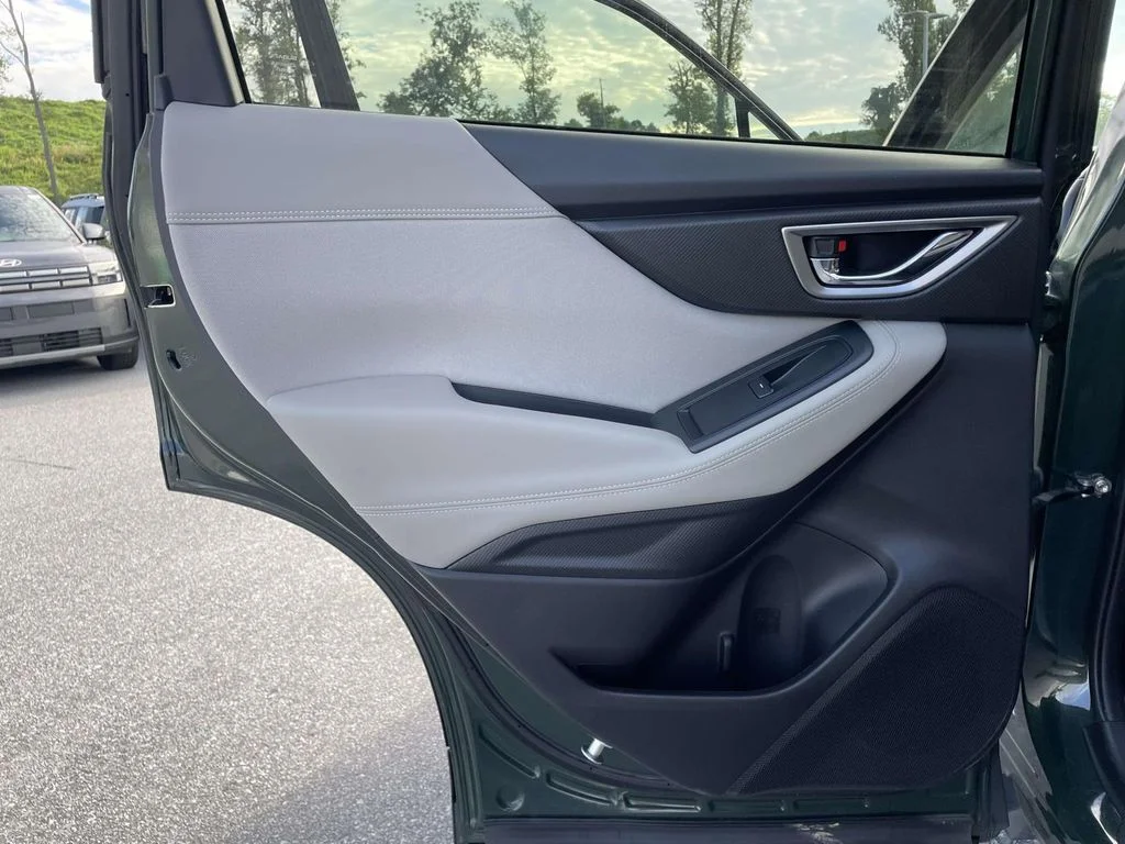 Used 2024 Cascade Green Silica Subaru Premium image 2
