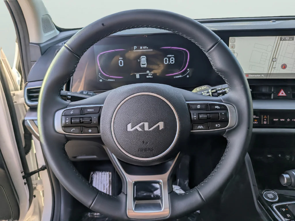 Used 2025 White Kia EX image 27