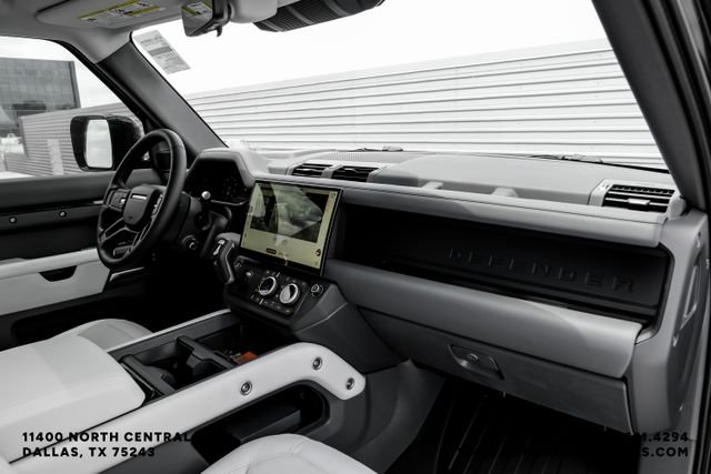 New 2026 Santorini Black Land Rover X-Dynamic SE image 12
