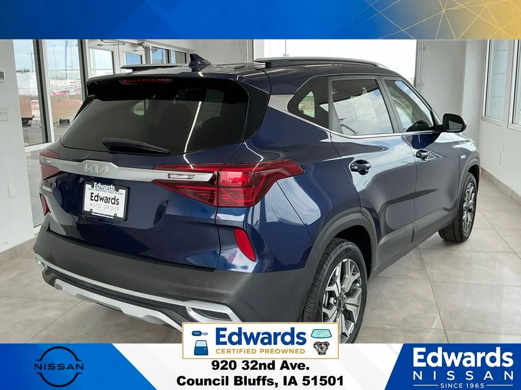 Used 2022 Blue Kia EX image 9