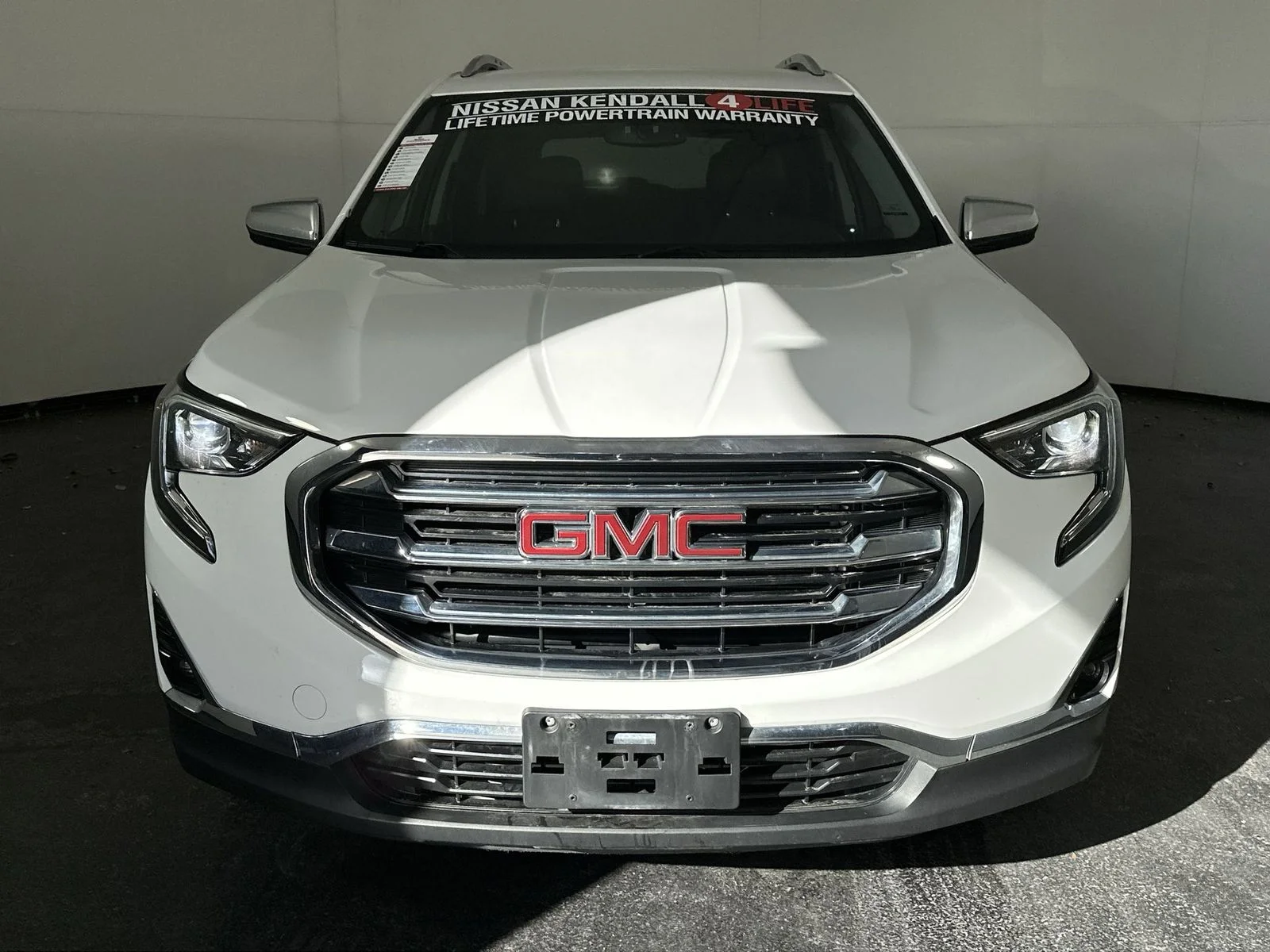 Used 2018 White GMC SLT image 3