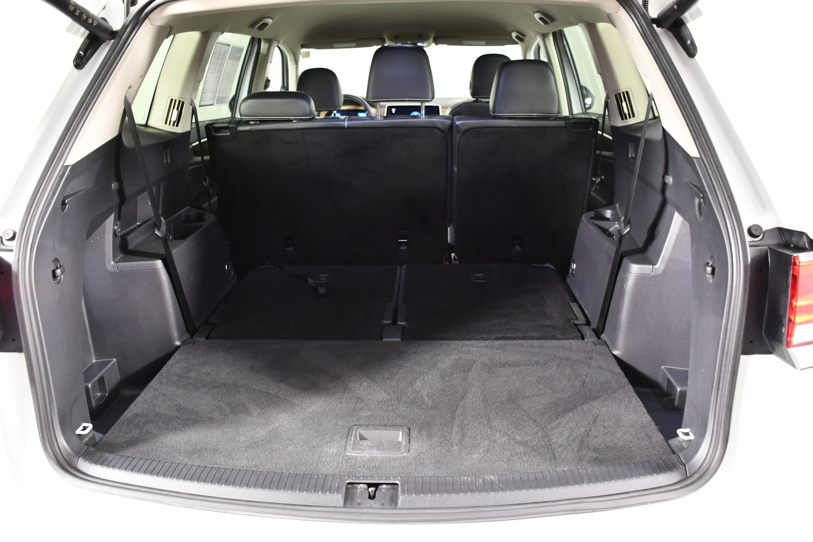 Used 2024 Gray Volkswagen 2.0T SE w/Technology image 48