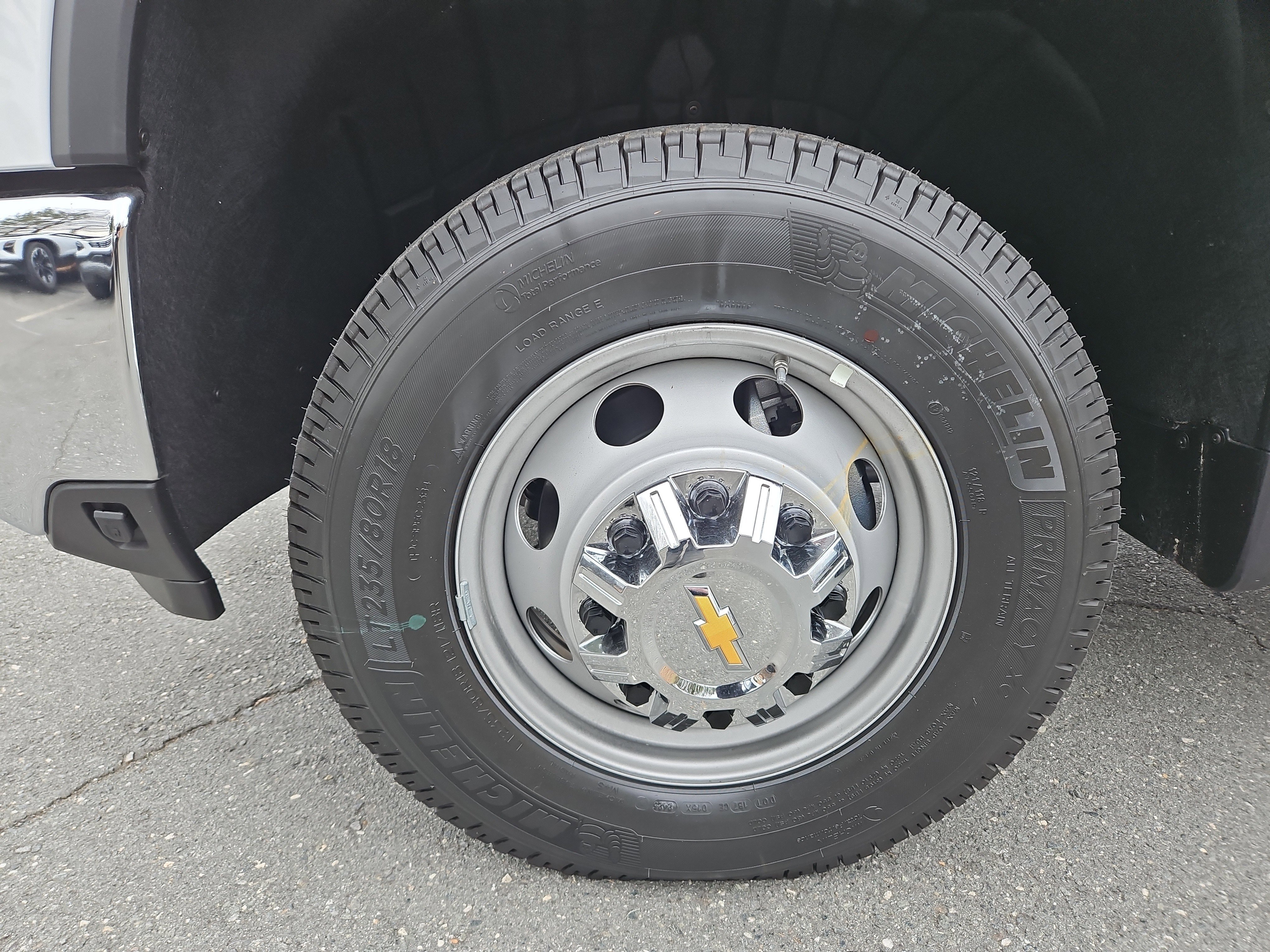New 2025 Summit White Chevrolet Work Truck image 8