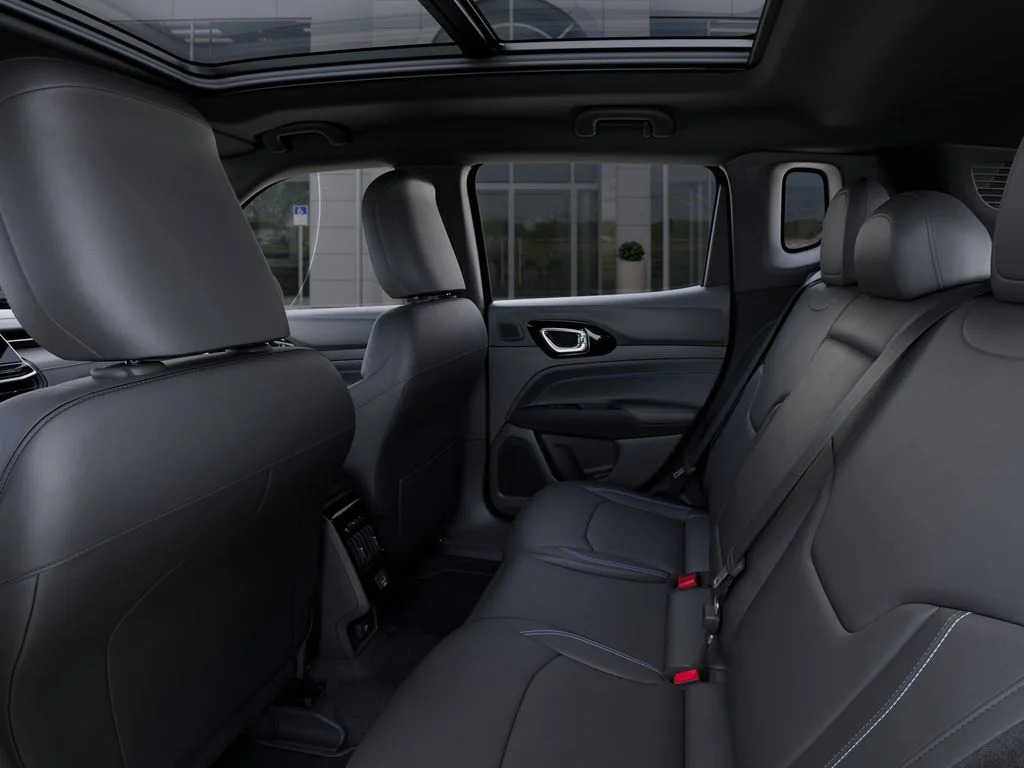 2025 Jeep Compass Limited - Photo 23