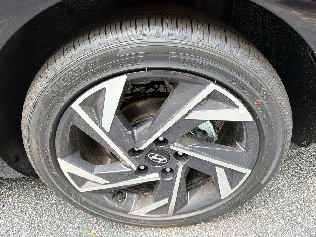 New 2026 Black Hyundai Limited image 19