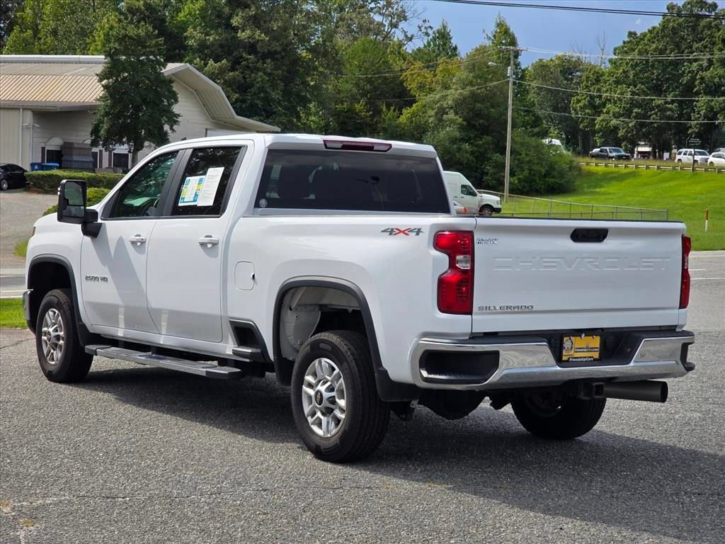 Used 2024 Summit White Chevrolet LT image 22