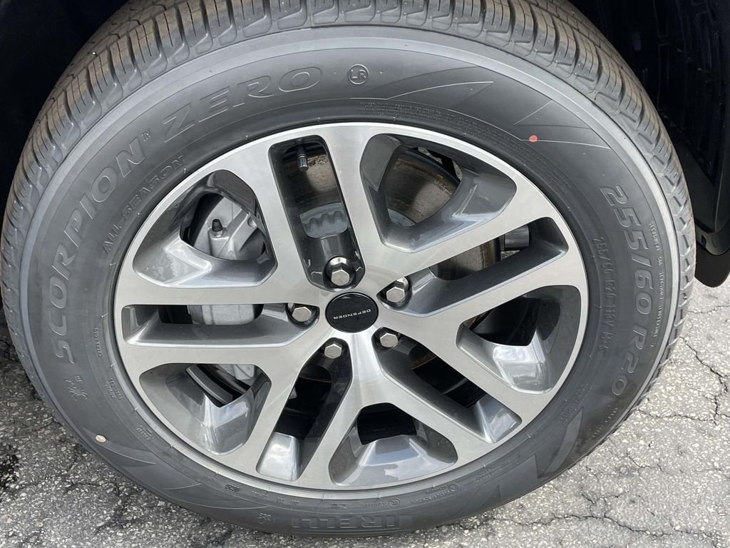 New 2026 Borasco Grey Land Rover X-Dynamic SE image 11