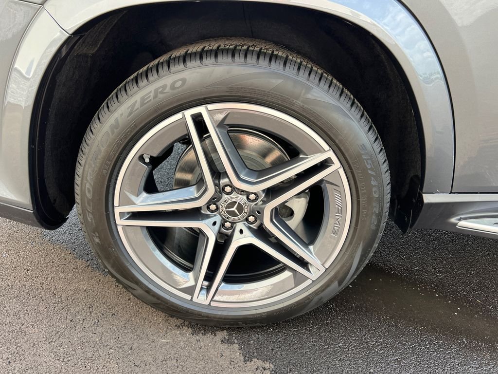 New 2026 Selenite Grey Metallic Mercedes-Benz GLS 450 image 37