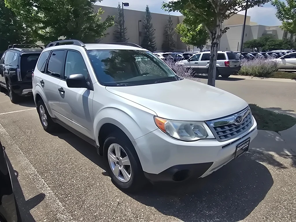 Used 2013 Satin White Pearl Subaru 2.5X image 15