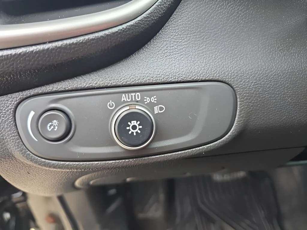 Used 2019 Black Chevrolet 1LT image 12