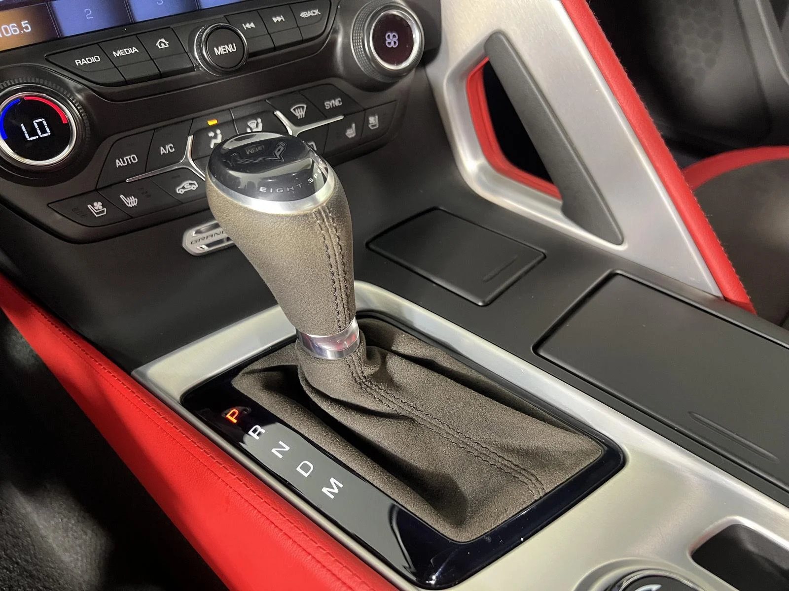 Used 2019 ARCTIC WHITE Chevrolet Grand Sport 2LT image 17