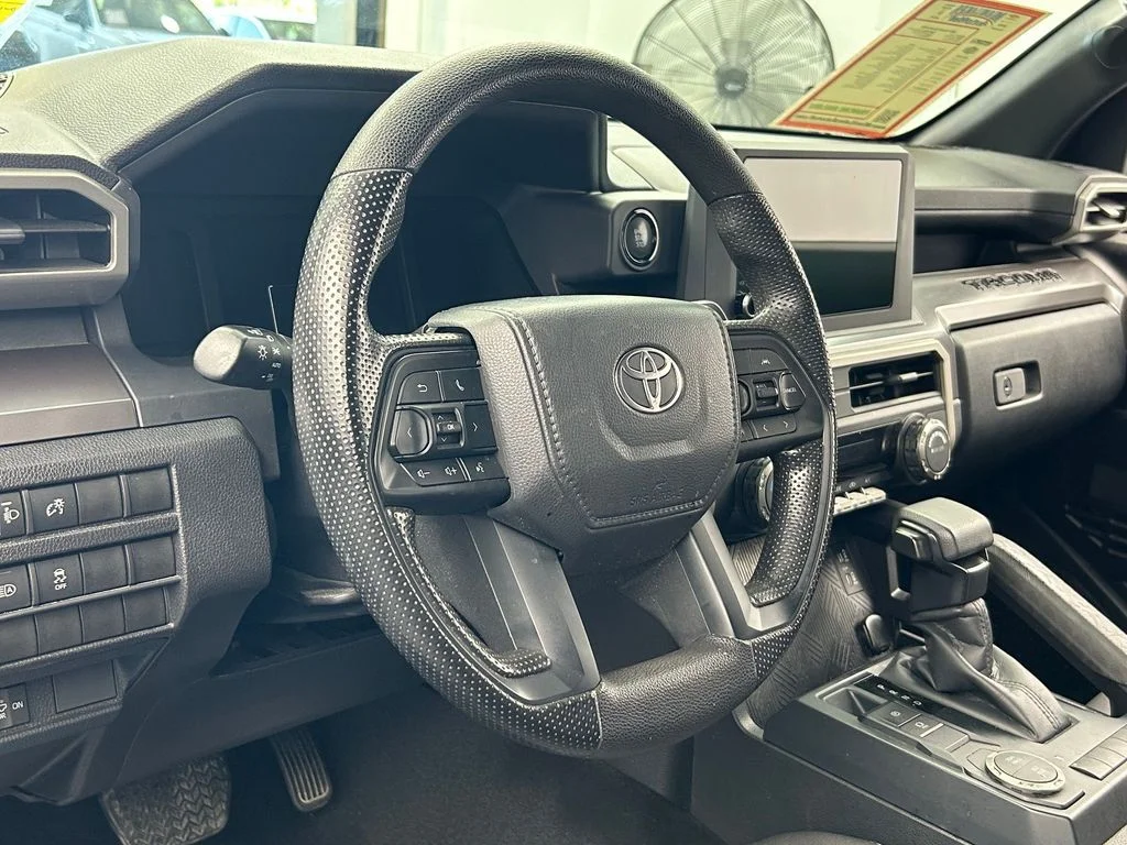 Used 2025 Underground Toyota SR5 image 44