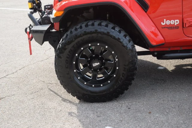 Used 2019 Red Jeep Sport image 23