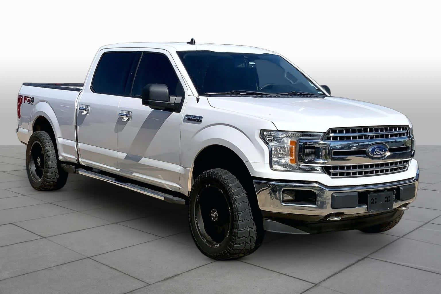 Used 2020 Oxford White Ford XLT image 2