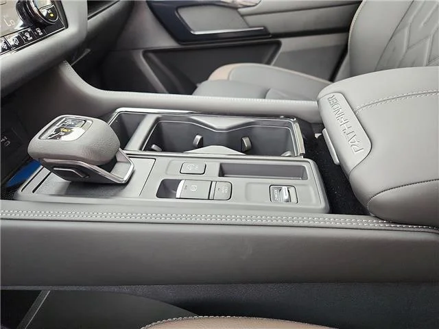 New 2026 KH3 Super Blac Nissan Platinum Front-Wheel Drive image 12