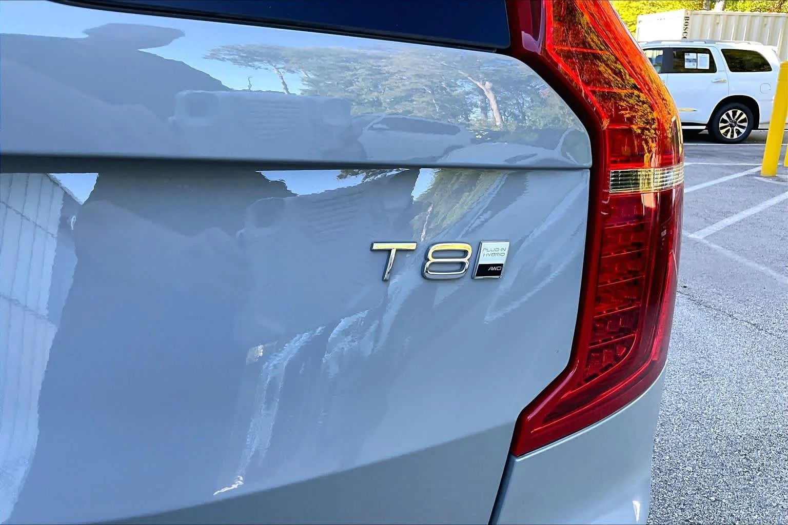 Certified Used 2025 Vapour Grey Volvo Plus image 10